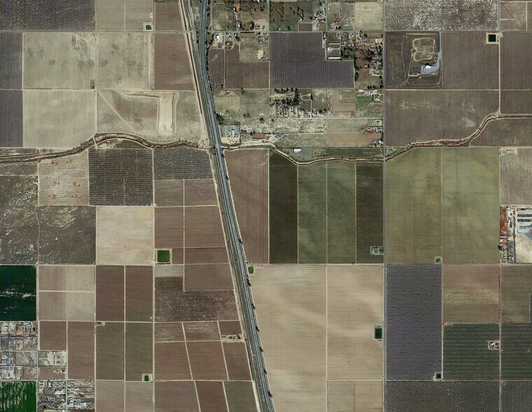 More Photos Of East of Highway 99 & North of Deer Creek Avenue, Earlimart Land For Sale