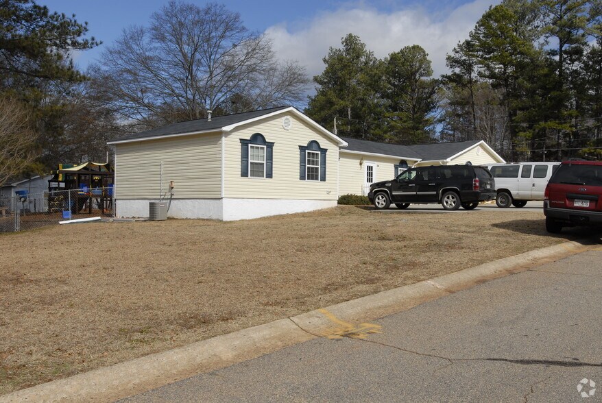 Primary Photo Of 509 Bavarian Dr, Palmetto Daycare Center For Sale