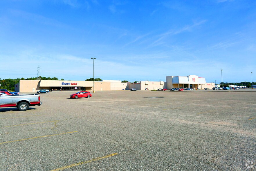 More Photos Of 2001 S Military Hwy, Chesapeake Unknown For Lease