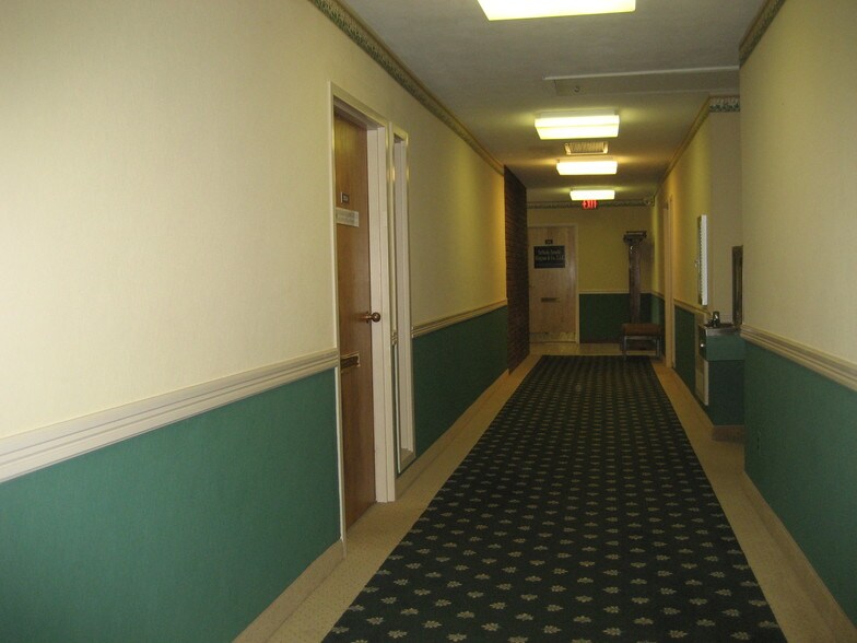 More Photos Of 33 Sicomac Rd, North Haledon Office For Lease