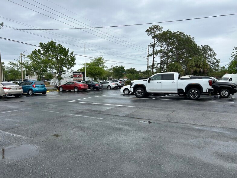 More Photos Of 241 NE 39th Ave, Gainesville Auto Dealership For Sale