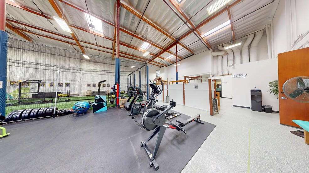 More Photos Of 1000 Calle Amanecer, San Clemente Light Manufacturing For Sale