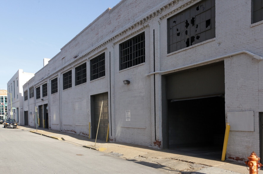 More Photos Of 301-317 N Front St, Baltimore Warehouse For Sale