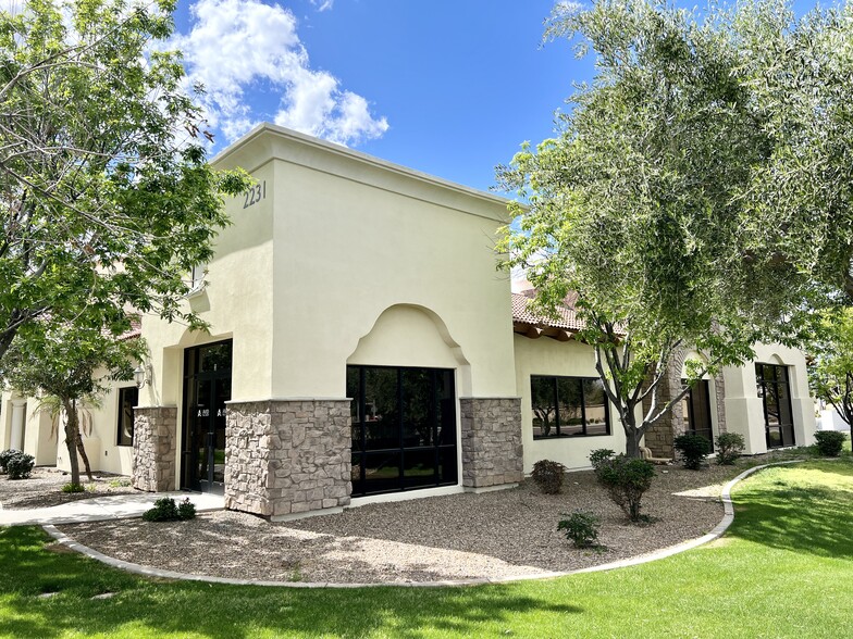 Primary Photo Of 2231 E Pecos Rd, Chandler Medical For Lease