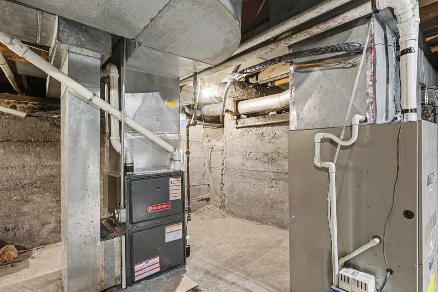 More Photos Of 9 W Shepard St, Hartford Religious Facility For Sale