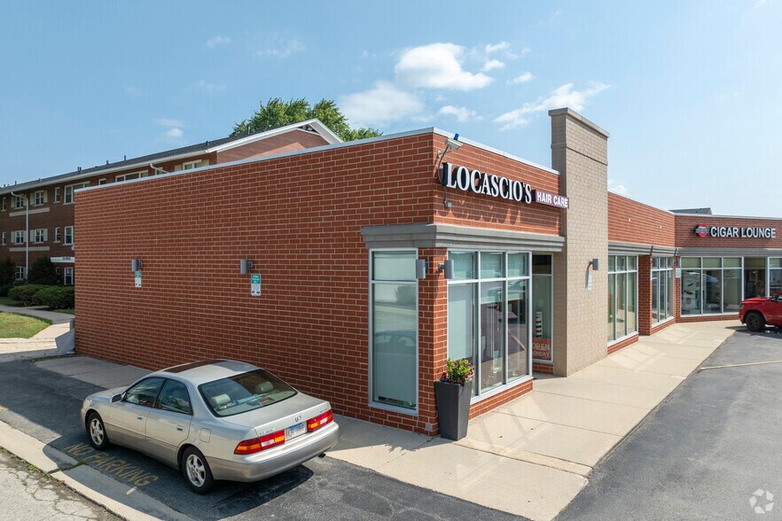 More Photos Of 500-550 W Northwest Hwy, Arlington Heights Unknown For Lease