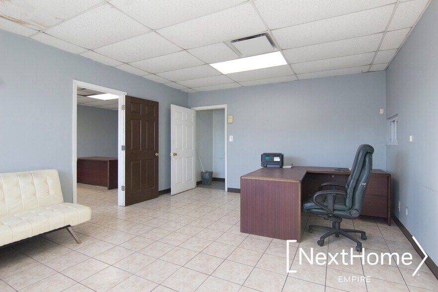 More Photos Of 1850 42nd St, Astoria Warehouse For Lease