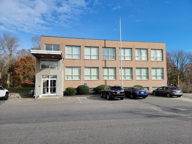More Photos Of 760 Chief Justice Cushing Hwy, Cohasset Office For Lease