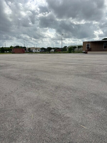 More Photos Of 11800 South Gessner Road, Houston Land For Sale