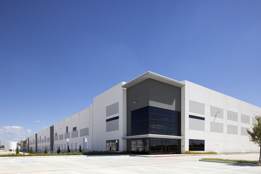 More Photos Of 1701 E Pleasant Pky, Wilmer Unknown For Lease