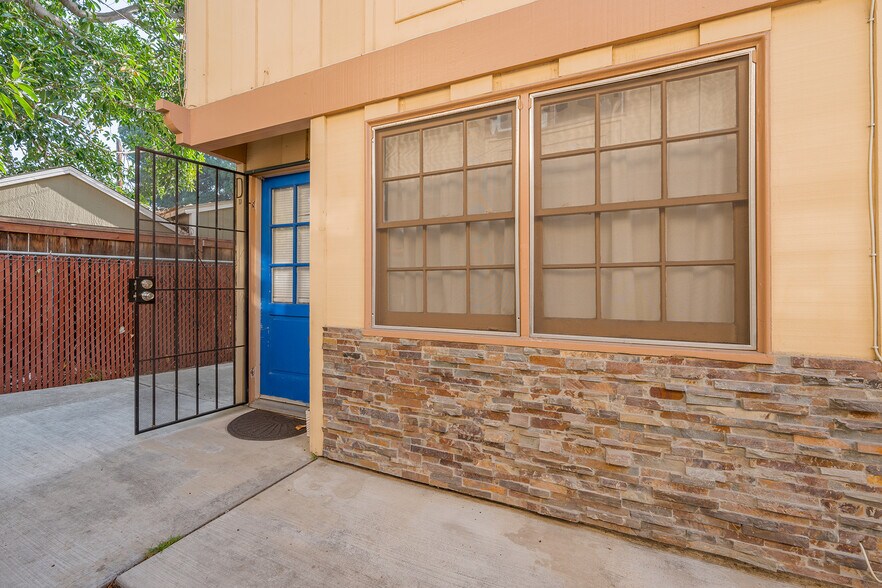 More Photos Of 646 S Grand St, Orange Apartments For Sale