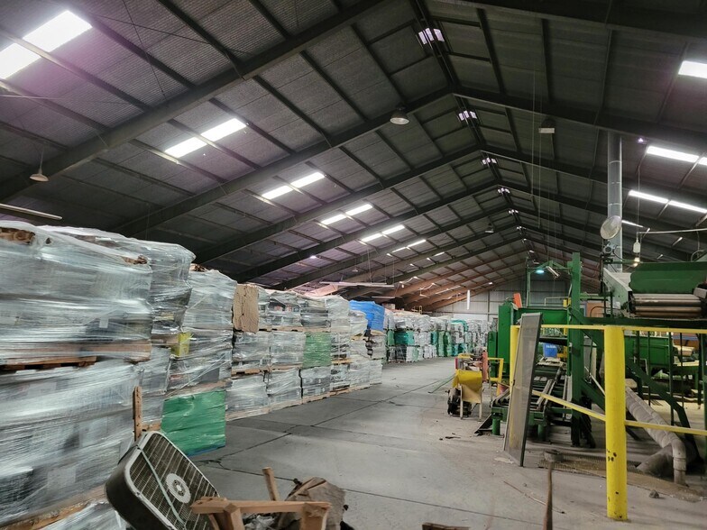 More Photos Of 2198 S Pacific Ave, Yuma Distribution For Lease