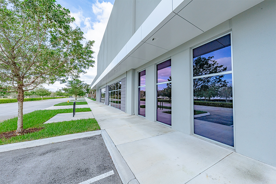 More Photos Of 12000 NW 39 St, Coral Springs Unknown For Lease