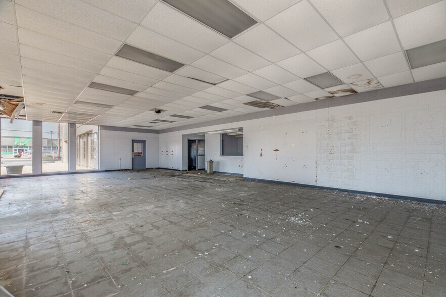 More Photos Of 10835-10899 St. Charles Rock Rd, Bridgeton Unknown For Lease
