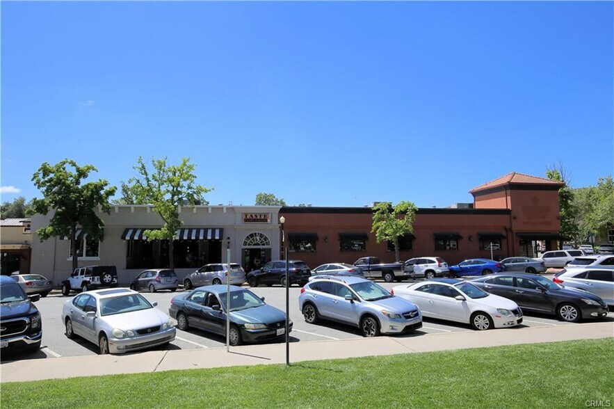 More Photos Of 800 11th St, Paso Robles General Retail For Sale