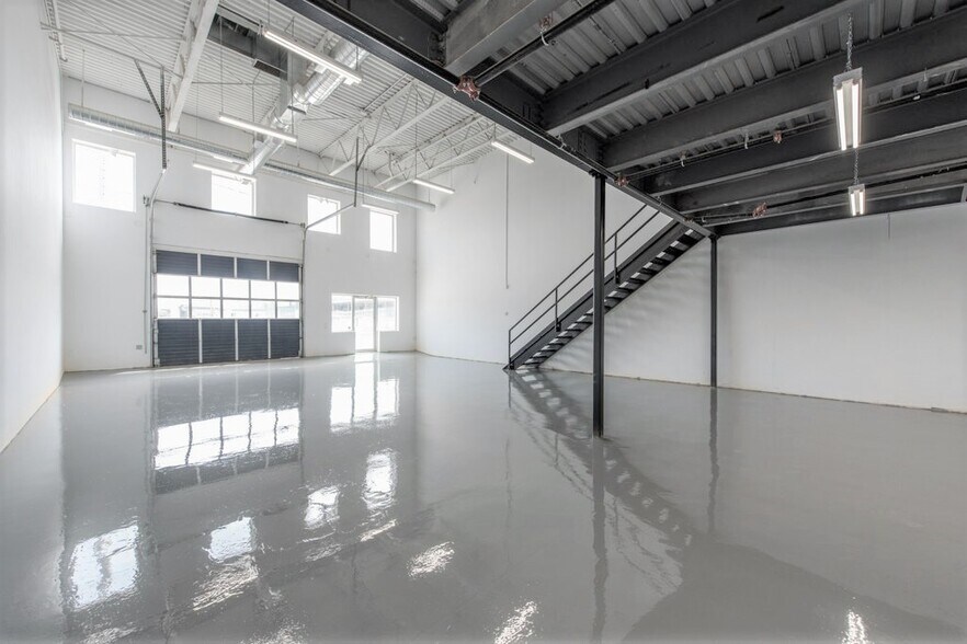 More Photos Of 6 Carlaw Ave, Toronto Showroom For Lease