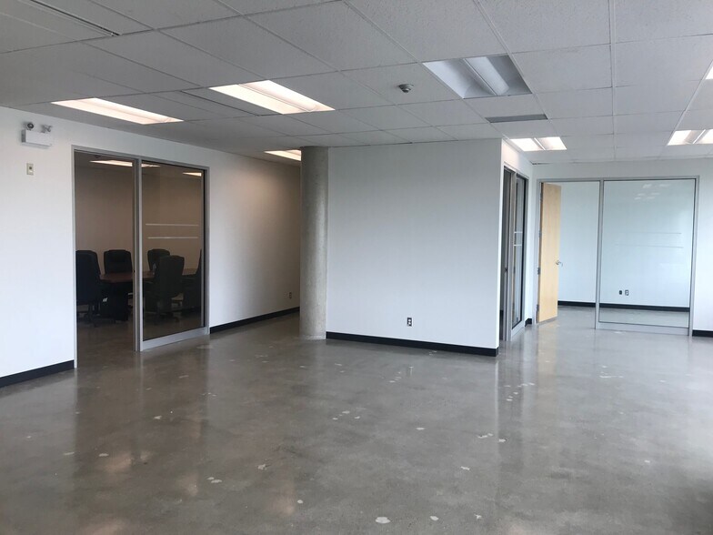 More Photos Of 1001 Champlain Ave, Burlington Office For Lease