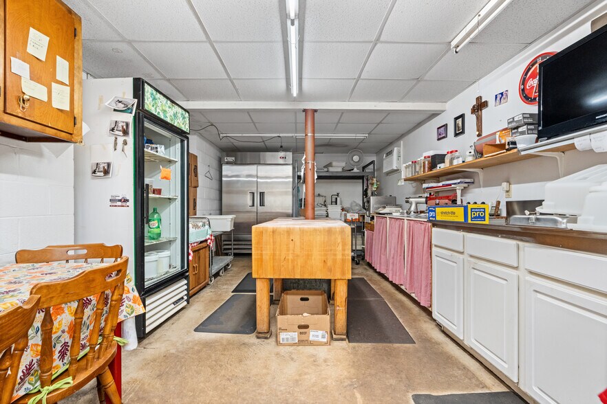 More Photos Of 700 Cattell St, Easton General Retail For Sale
