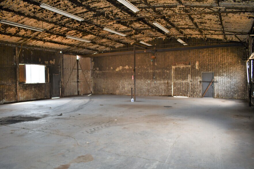 More Photos Of 1737 Hwy 81, Pearsall Warehouse For Sale
