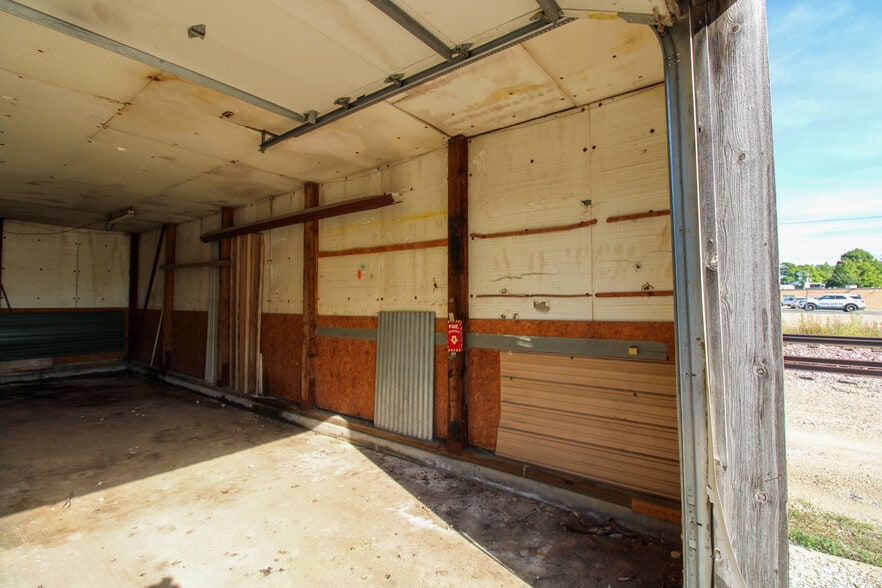 More Photos Of 14 1st SE st, Dodge Center Industrial For Sale