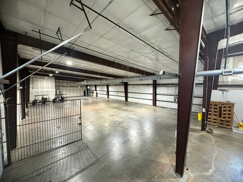 More Photos Of 174 W Stave Mill Rd, Rogers Self Storage For Lease