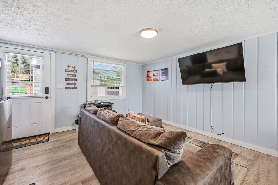 More Photos Of 5214 Old Lake Rd, Geneva Apartments For Sale