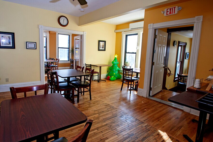 More Photos Of 729-733 7th St E, Saint Paul Storefront Retail Residential For Lease