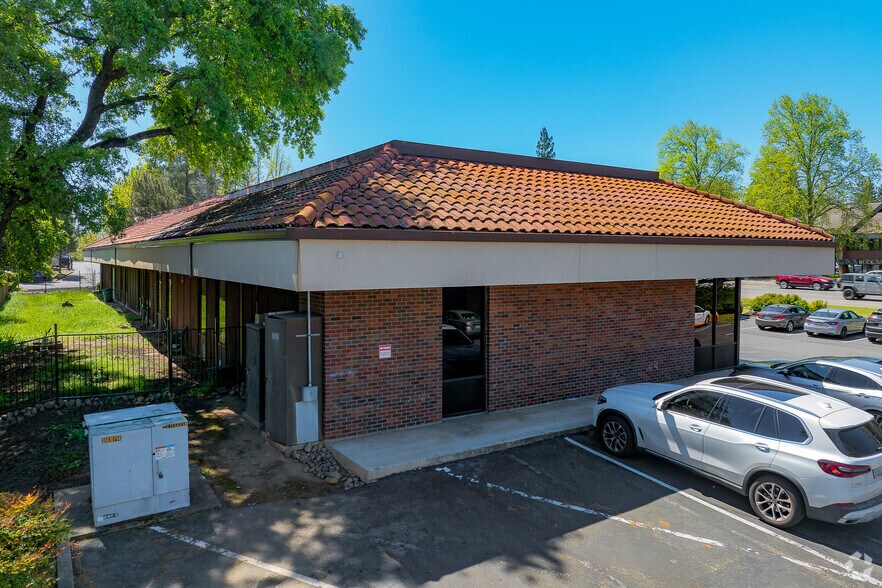 More Photos Of 5200-5252 Sunrise Blvd, Fair Oaks Unknown For Lease