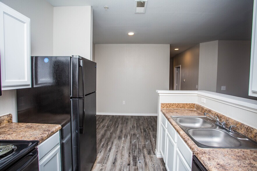 More Photos Of 2627 Oak Dr, Lubbock Apartments For Sale