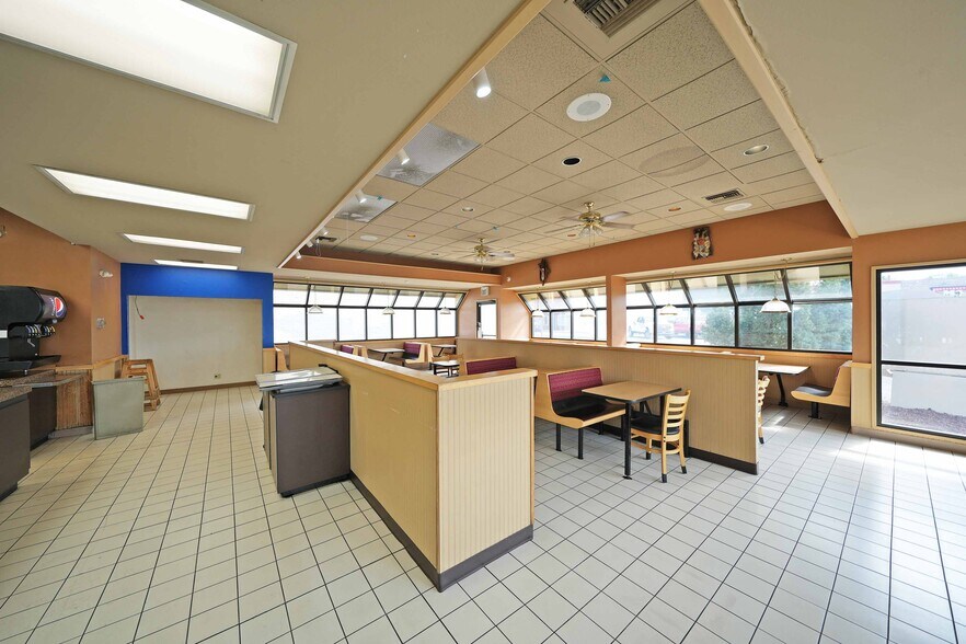 More Photos Of 318 S Wapato Ave, Wapato General Retail For Sale