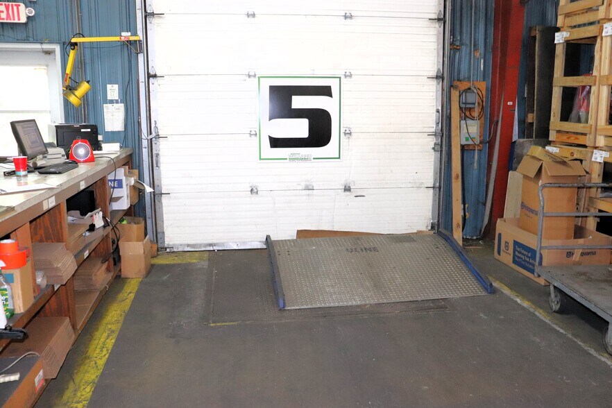 More Photos Of 35 Rose Morrow Rd, Wantage Manufacturing For Sale