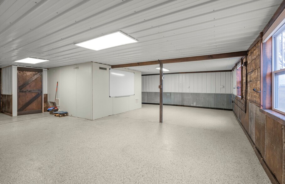 More Photos Of 90917 240th St, Austin Light Distribution For Sale