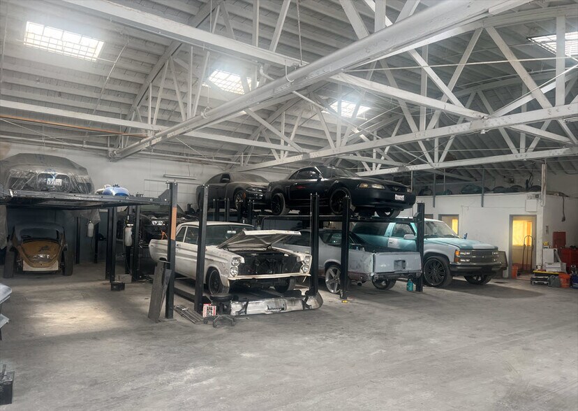 More Photos Of 6740 Crenshaw Blvd, Los Angeles Auto Repair For Lease