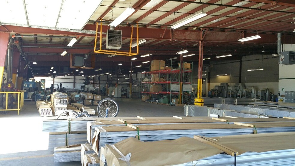More Photos Of 3181 Devon Dr, Windsor Warehouse For Lease