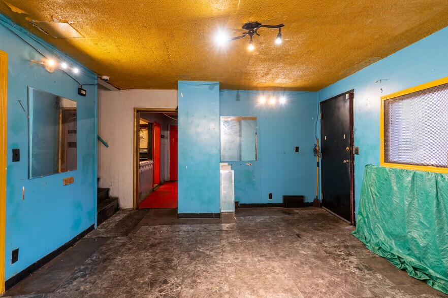 More Photos Of 3453 Penn Ave N, Minneapolis Storefront For Sale