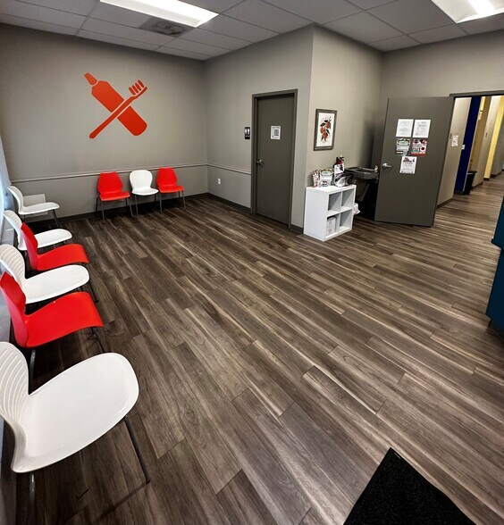 More Photos Of 5400-5536 NE Antioch Rd, Kansas City Unknown For Lease