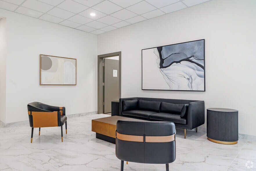 More Photos Of 600 Sunningdale Rd E, London Apartments For Lease