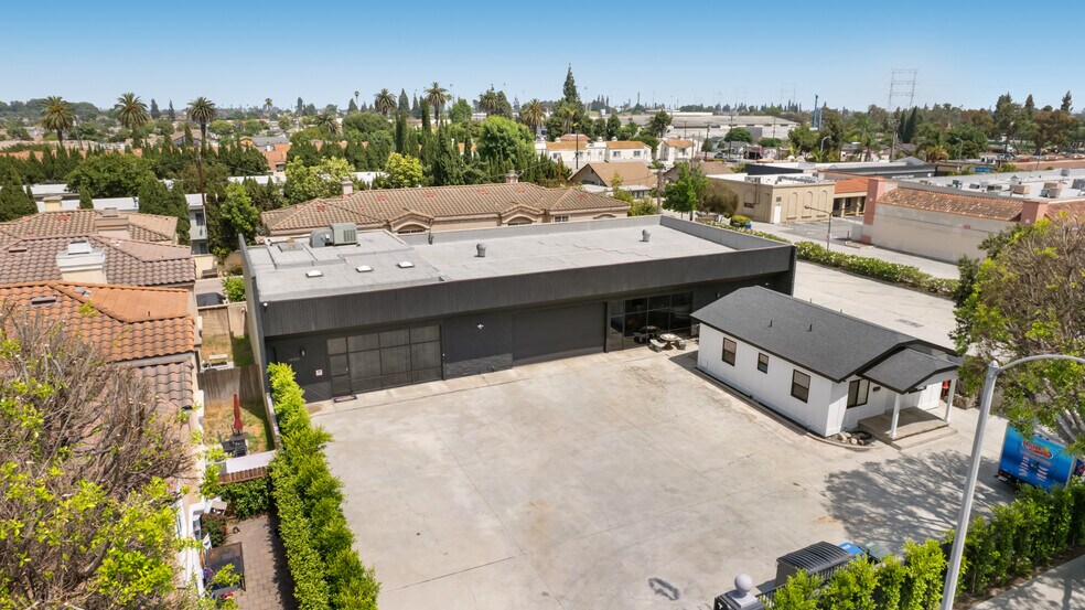 Primary Photo Of 14128 Paramount Blvd, Paramount Warehouse For Sale