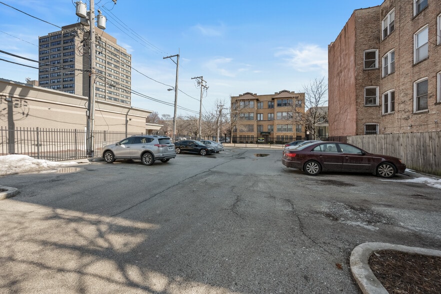 More Photos Of 4659 S Drexel Blvd, Chicago Apartments For Sale
