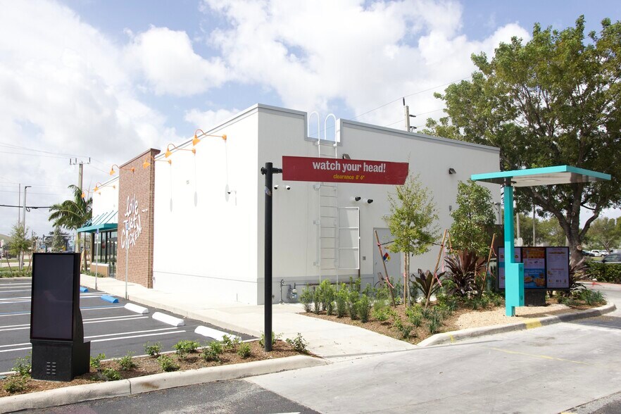 More Photos Of 9490 W Okeechobee Rd, Hialeah Gardens Fast Food For Sale