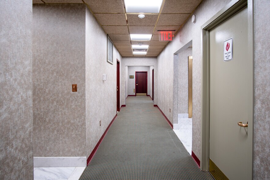 More Photos Of 265 Sunrise Hwy, Rockville Centre Office For Lease