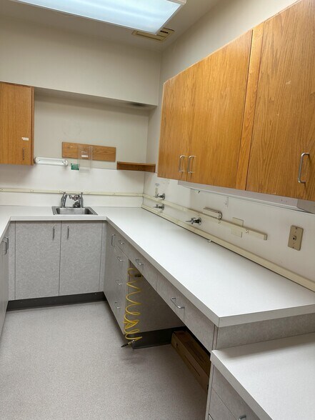 More Photos Of 3628 Meridian St, Bellingham Medical For Sale