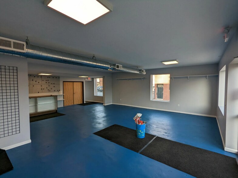 More Photos Of 117 E Washington St, Mankato Storefront For Sale