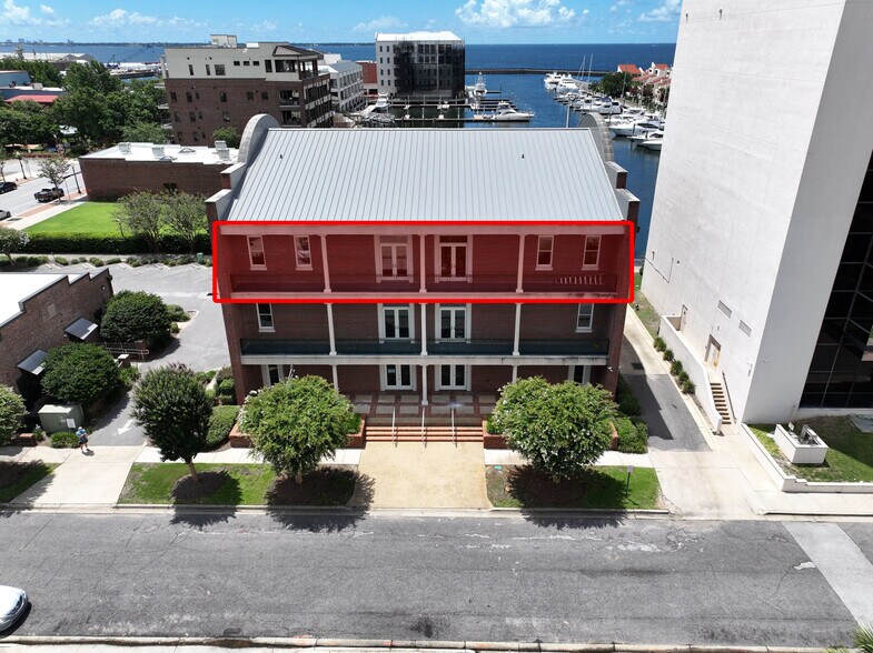 More Photos Of 17 W Cedar St, Pensacola Office For Lease