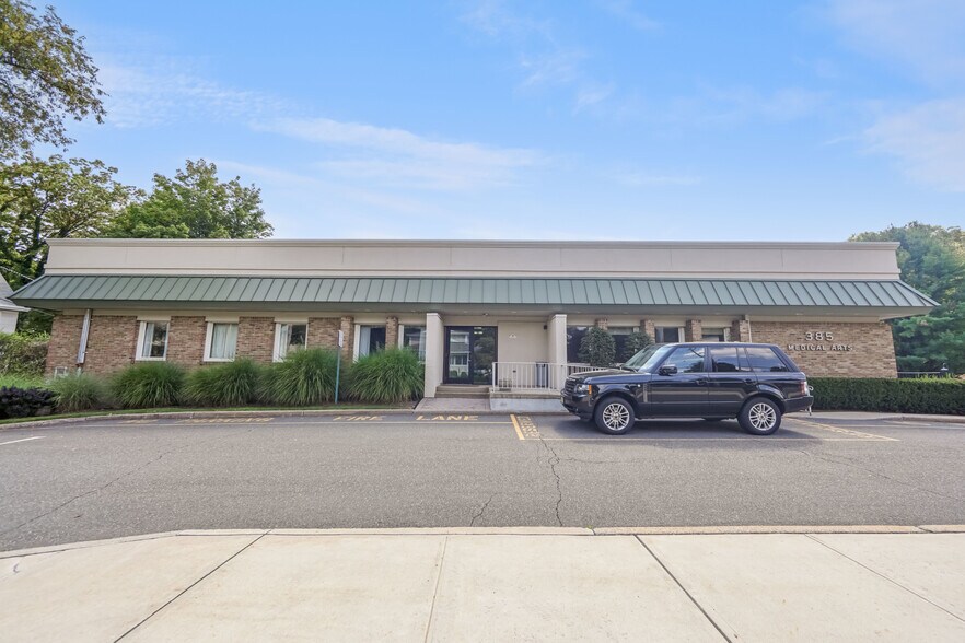 More Photos Of 385 S Maple Ave, Glen Rock Medical For Lease