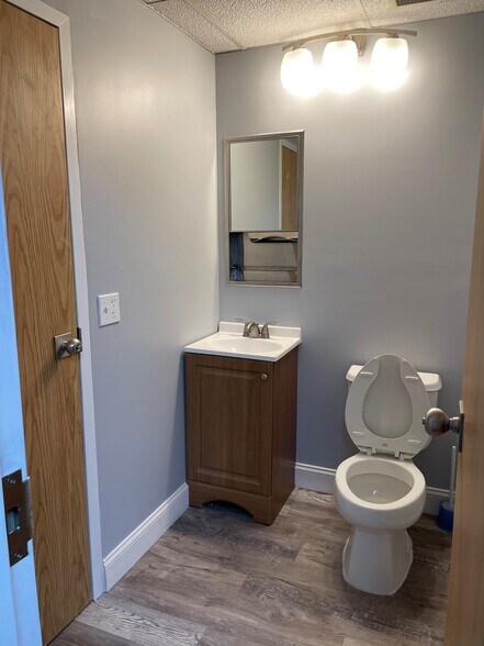 More Photos Of 80 Mill River St, Stamford Medical For Lease