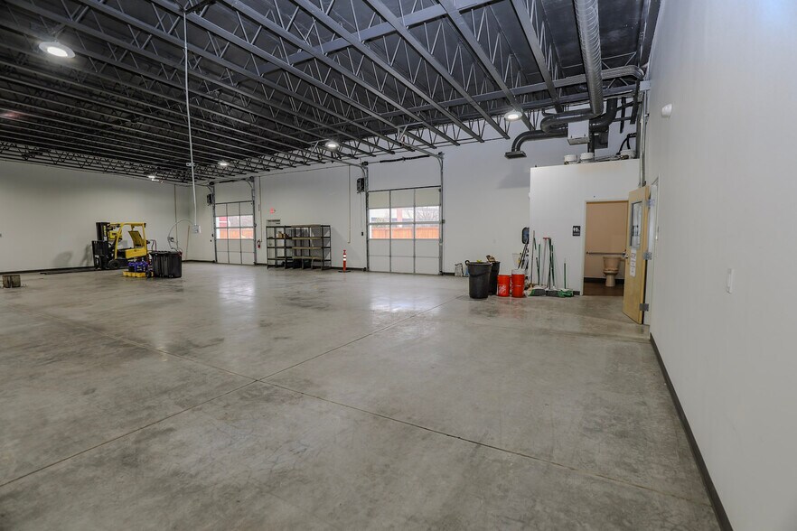 More Photos Of 135 NE Mill St, Grants Pass Storefront For Sale