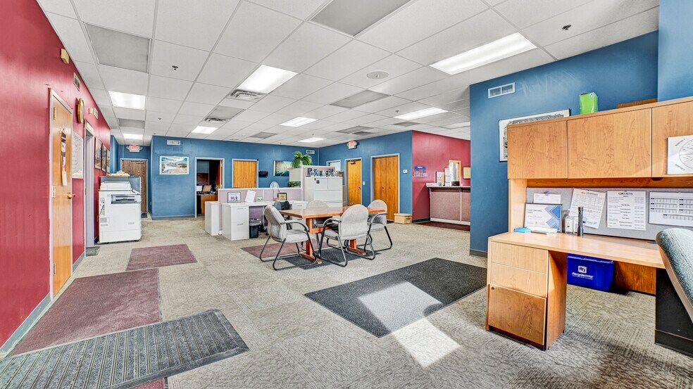 More Photos Of 961 N Main St, Mansfield Warehouse For Lease