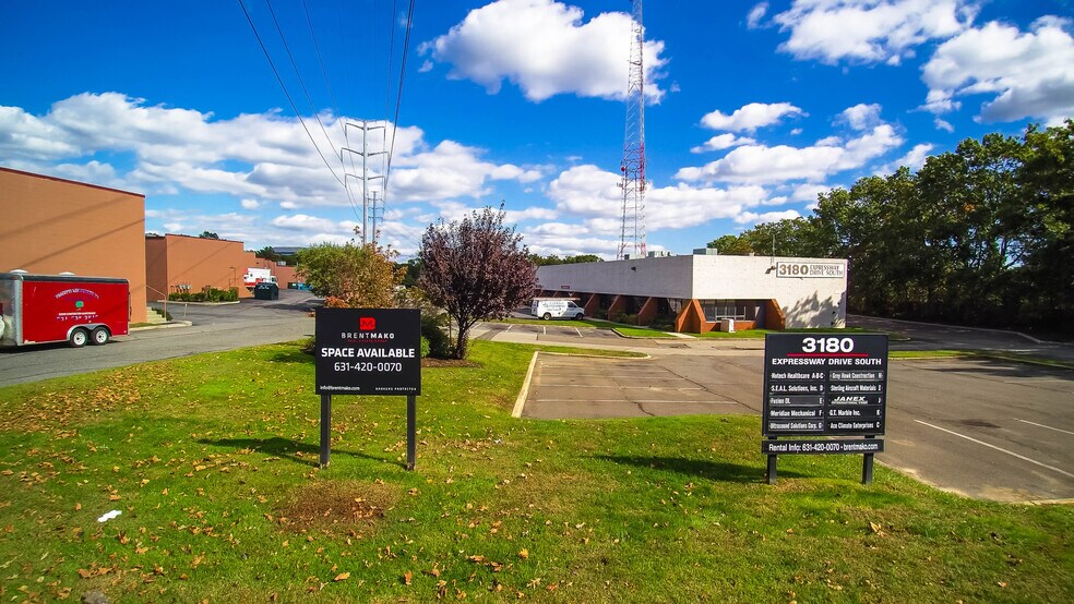 More Photos Of 3180 Expressway Dr S, Islandia Warehouse For Lease