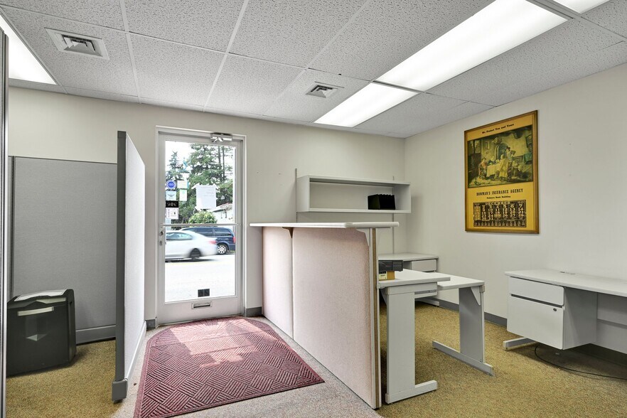 More Photos Of 26 N Railroad St, Palmyra Office For Sale